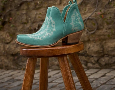 MYRA Trail Runner Booties Sky Blue