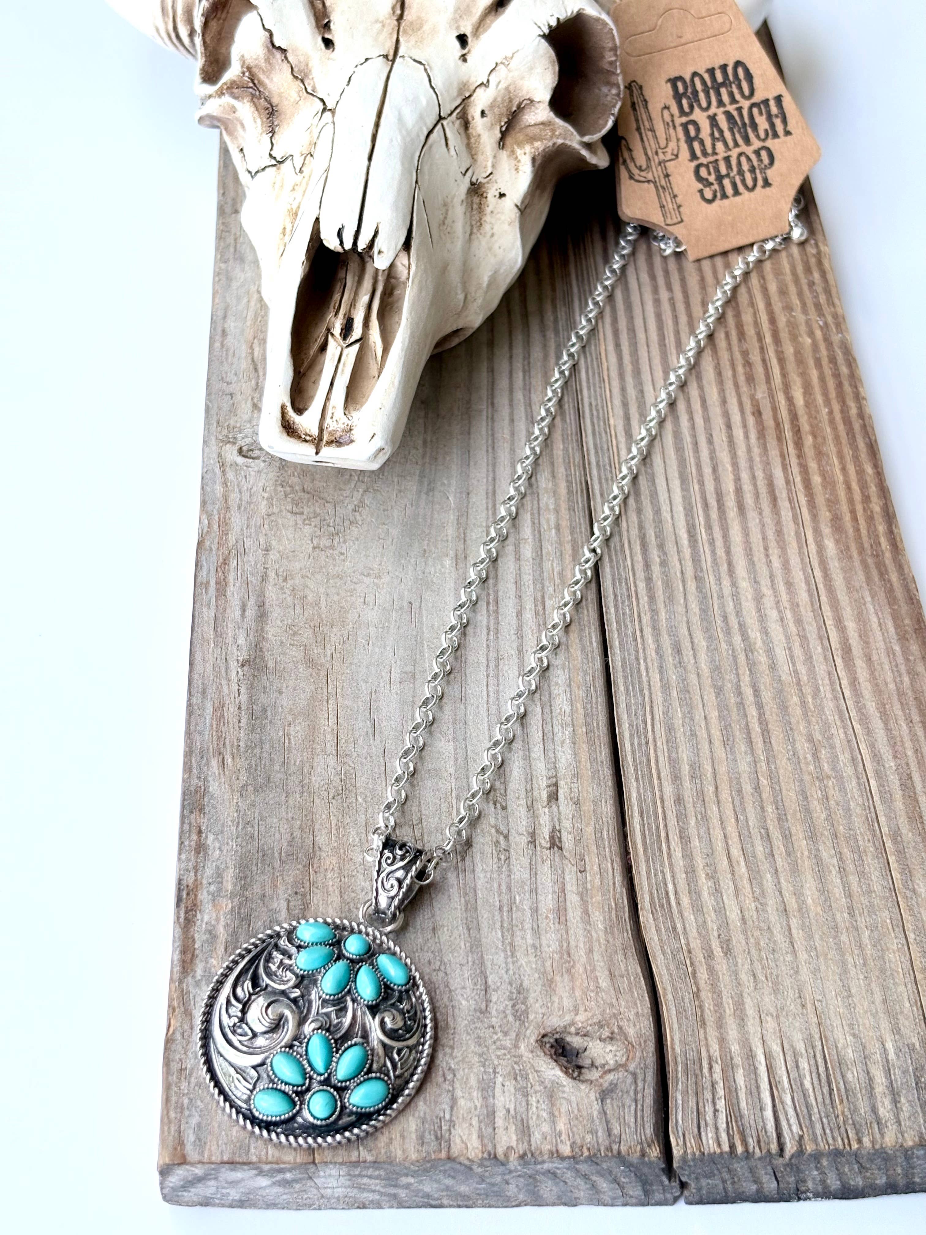 Western Squash Blossom Stone Round Pendant Necklace